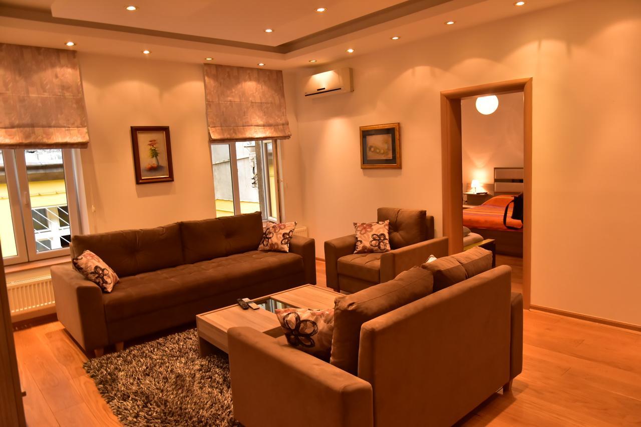 Ferhadija Luxury Apartment ซาราเยโว ภายนอก รูปภาพ