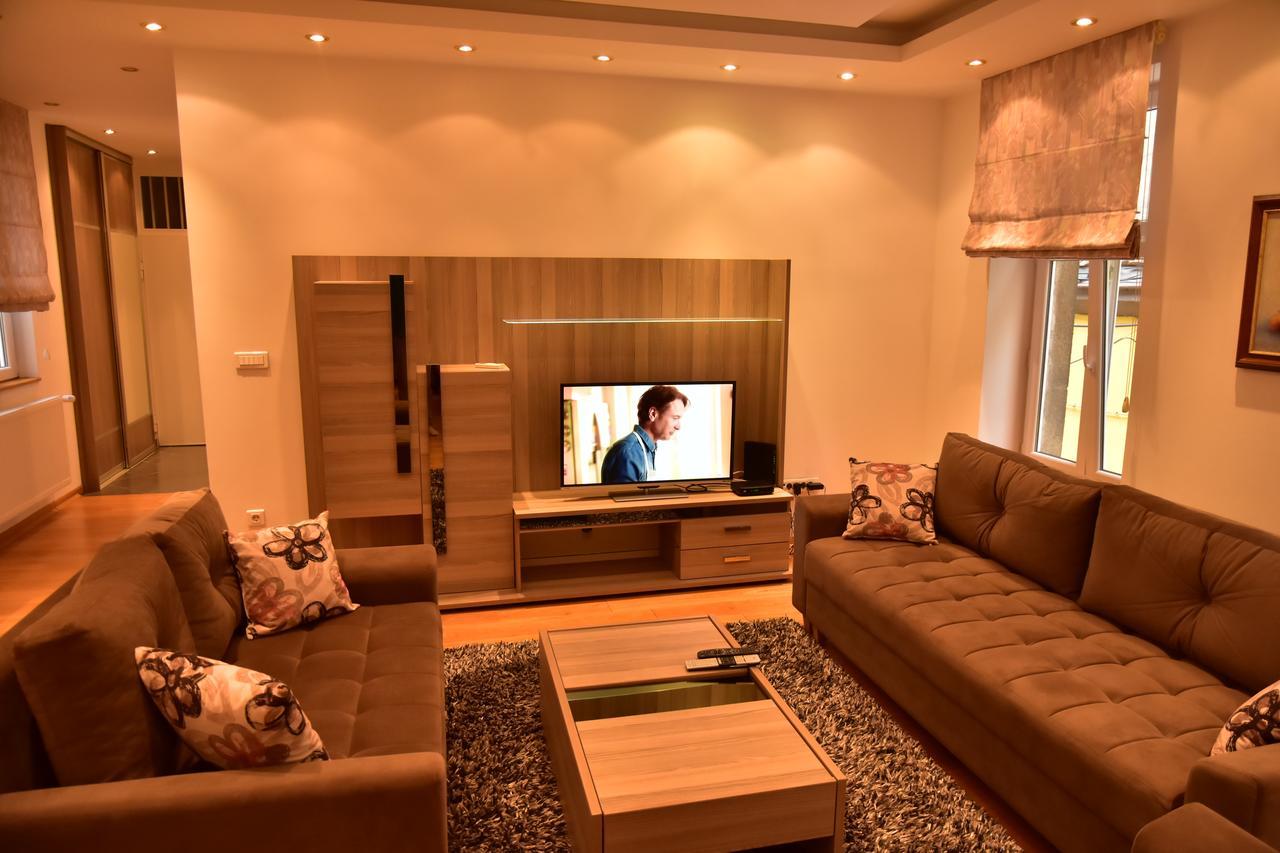 Ferhadija Luxury Apartment ซาราเยโว ภายนอก รูปภาพ